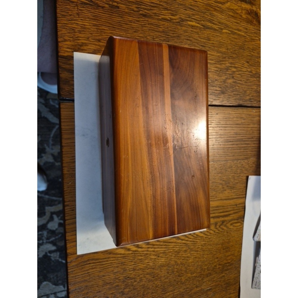 VINTAGE LANE MINI KEEPSAKE CEDAR CHEST   Davis furniture butler pa